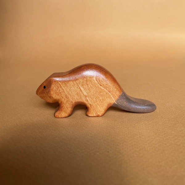 Wooden beaver figurine - Wooden animal toys - Forest animal toys -  Wooden animal figurines - Beaver toy