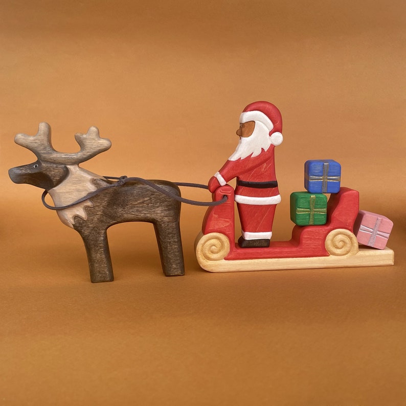 Christmas play set 6pcs Wooden Toy Set: Santa, Reindeer, Sleigh, and Gifts Wooden reindeer and sleigh toy Santa toy image 1