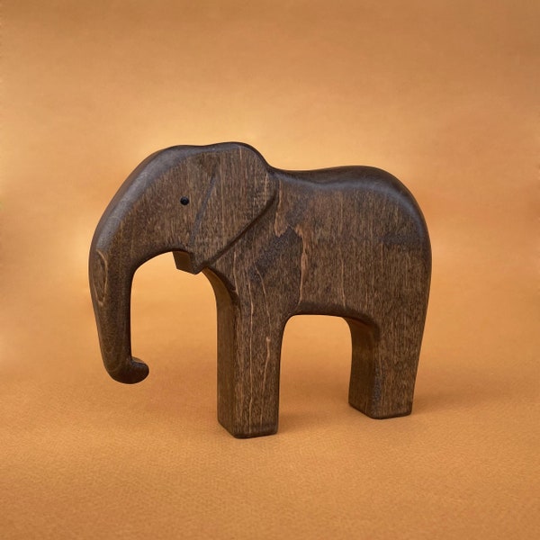 Wooden elephant figurine - Animal figurines - Toy wooden animals - Figurines of African animals - Wood elephant toy