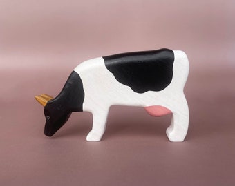 Wooden cow figurine - Wooden Farm Animal Toy - Wooden animal figurines - Cow toy - Wooden Toy