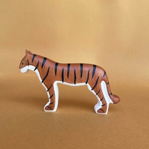 Wooden tiger figurine - Wooden animal toys - Woodland animal figurines - Wooden tigress toys