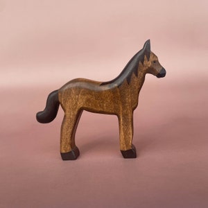 Wooden horse & foal figurine 2pcs Wooden animal toys Farm animals Horse toy Natural Toys Wooden Toy Wooden animal figurines image 5