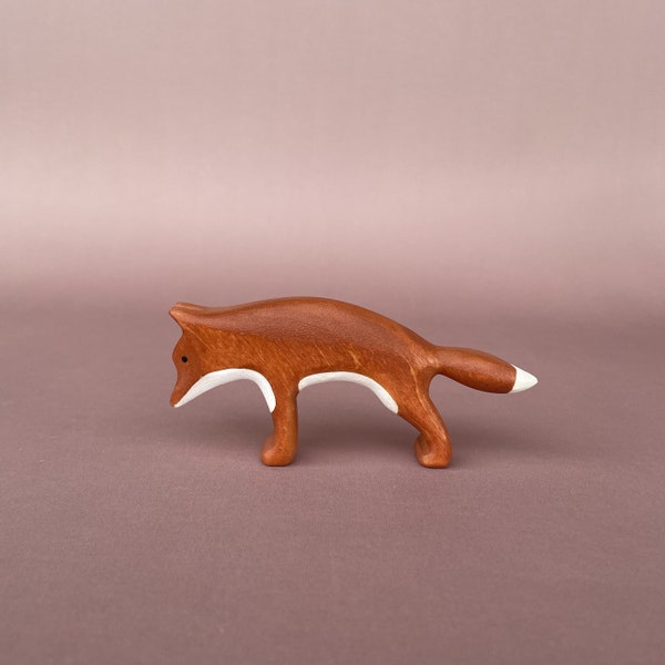 Wooden fox figurine - Fox toy - Wooden animal figurines - Woodland animals toys - Baby gift - Natural wooden toys