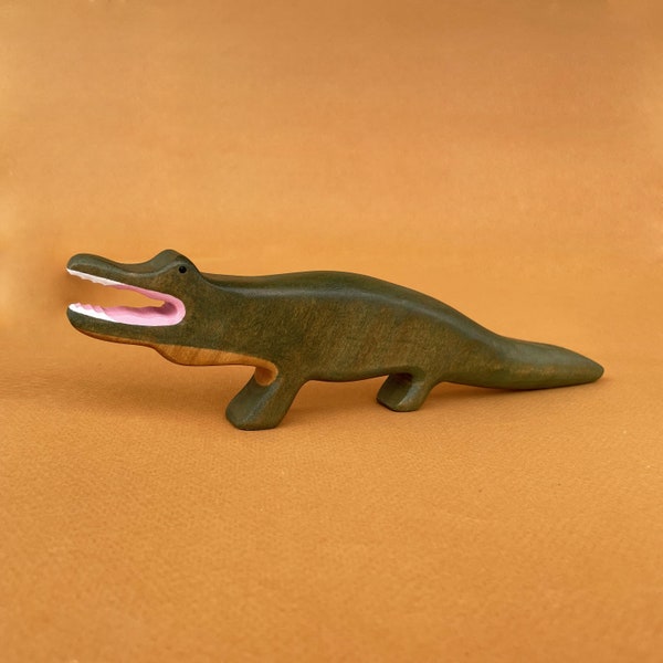 Wooden alligator figurine - Wooden animal toys - Wooden Safari animal figurine - Wooden crocodile toy