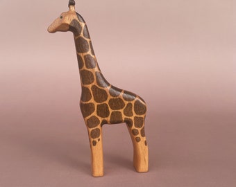 Wooden giraffe toy - Wooden animal toys - Safari animal figurine - Waldorf wooden animal figurines - Wood giraffe figurine