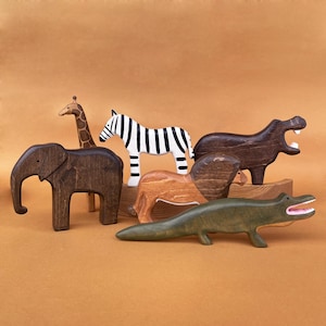 Set mit afrikanischen Tierfiguren aus Holz 6 Stück Elefanten, Alligator, Zebra, Nilpferd, Giraffen und Löwenspielzeug aus Holz Safari-Tierfigur aus Holz Bild 2