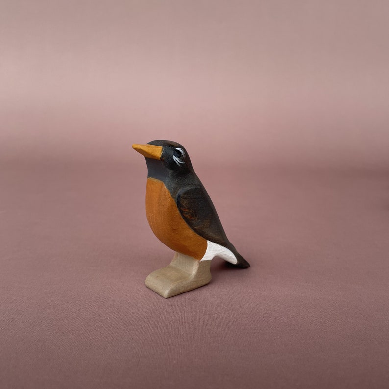 Wooden bird figurine Wooden toys American robin wooden toys Montessori Waldorf Toys Wooden bird toy Perfect Gift for Animal Lovers image 3