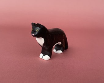Wooden cat toy - Wooden cat figurine - Pets figurine - Wooden animal figurines - Waldorf Montessori wooden toys