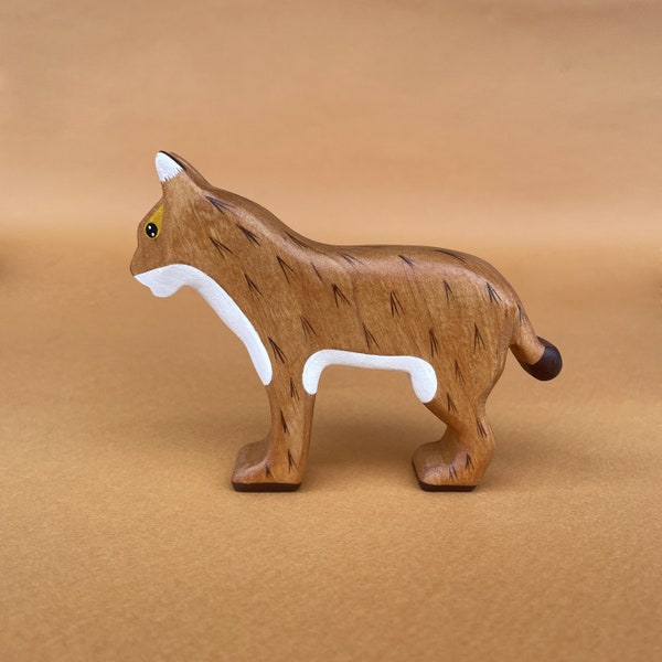 Wooden animal figurine - Wooden lynx toy - Forest animal toys - Eco-Friendly Jungle Animal Toy for Imaginative Play and Learning