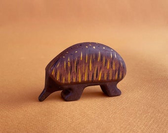 Wooden echidna figurine - Wooden Australian animals - Wooden toys - Animals toys - Wooden Echidna toy - Carved wooden animals