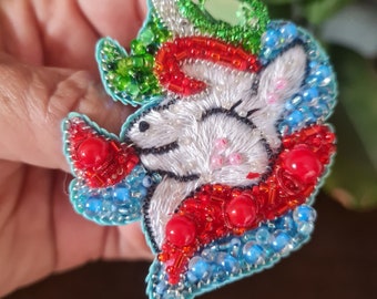 刺繍ユニコーンブローチ：手作りビーズ動物ピン - Etsy 日本