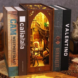 Cluease DIY Book Nook Kit (Hogwarts Room)