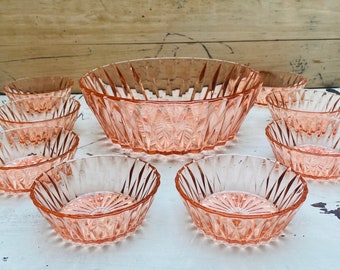 Ensemble bol et 8 coupes de fruit en verre rose