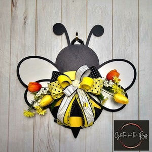 Bumble Bee Tulip Wreath: Spring Summer Door Decor