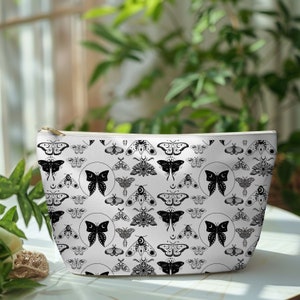 Moth Makeup Bag Organizer Cosmetic Bag Toiletry Bag Girl Makeup Bag Zipper Travel Case Pouch Jewelry Bag Gift Cosmetic Storage Bag