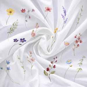 Tissu délicat à motifs de fleurs sauvages à l'aquarelle | Coton peigné Prima