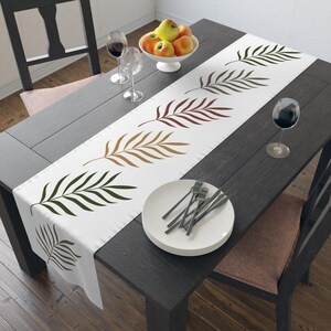 Leaf Decorative Table Runner, Minimalist Botanical Decor, Greenery Table Runner, Leaf Table Runner, Boho Table Runner (Cotton, Poly)