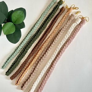 Macrame lanyard, keychain, gift for her, boho, macramé keychain,