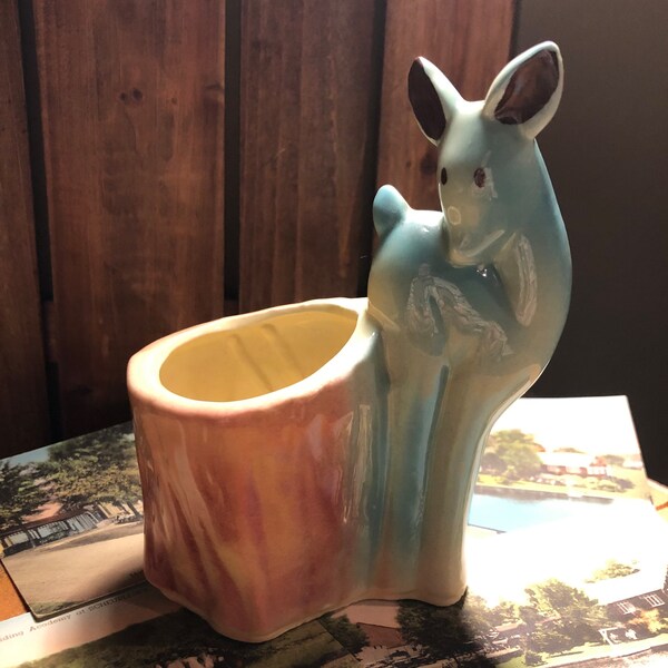 Vintage Shawnee USA Pottery Fioriera Figurale Cervo Cervo Blu #535