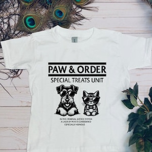 paw and order svg, hond svg, kat svg, grappige svg, tshirt ontwerp, cadeaus voor hondenmoeder, cadeaus voor kattenmoeder, dierenliefhebber