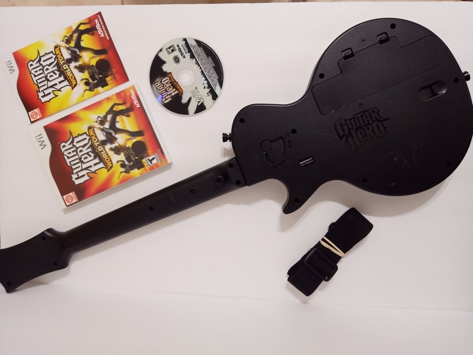 Nintendo Wii Guitar Hero Controller With Strap Gibson Les Paul Guitar