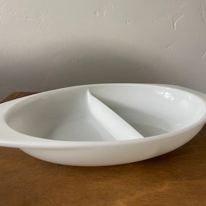 Pyrex Oval Milk Glass 1.5 qt Divided Baking Dish, 1063
