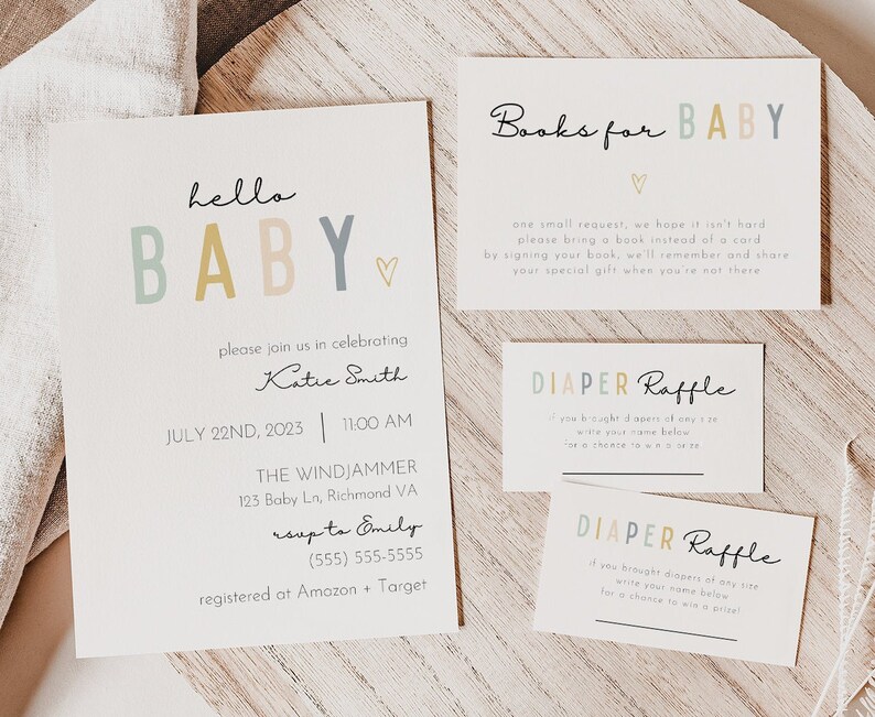 K&ouml;nnte beinhalten: Eine Babyparty-Einladung mit einem farbenfrohen "hello baby"-Design. Die Einladung enth&auml;lt das Datum, die Uhrzeit und den Ort der Veranstaltung sowie den Namen der werdenden Eltern. Au&szlig;erdem enth&auml;lt sie Informationen &uuml;ber eine Windeltombola und eine Bitte an die G&auml;ste, ein Buch anstelle einer Karte mitzubringen.