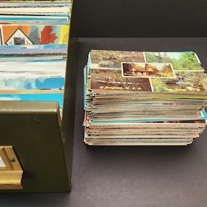 Ten full-Color United States & Canada Postcards. Choice of Different Themes. Perfect for Scrapbooking, Exchange, Postcrossing, etc.
