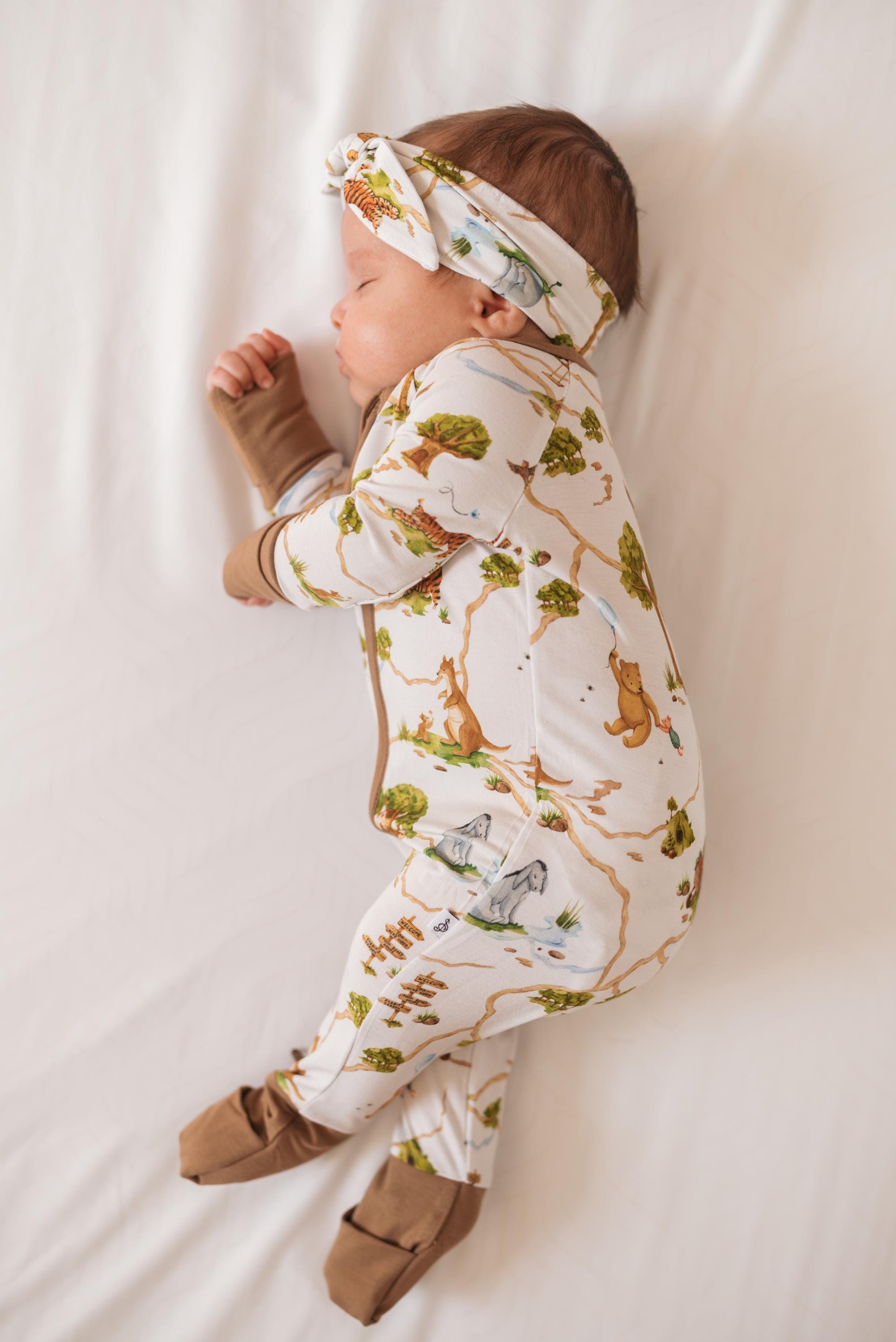Winnie the pooh Baby Bamboo Zipper Romper Pajamas–Unisex Toddler Sleepwear–Gender Neutral Baby Outfit–Newborn shower Gift– Daywear Nightwear