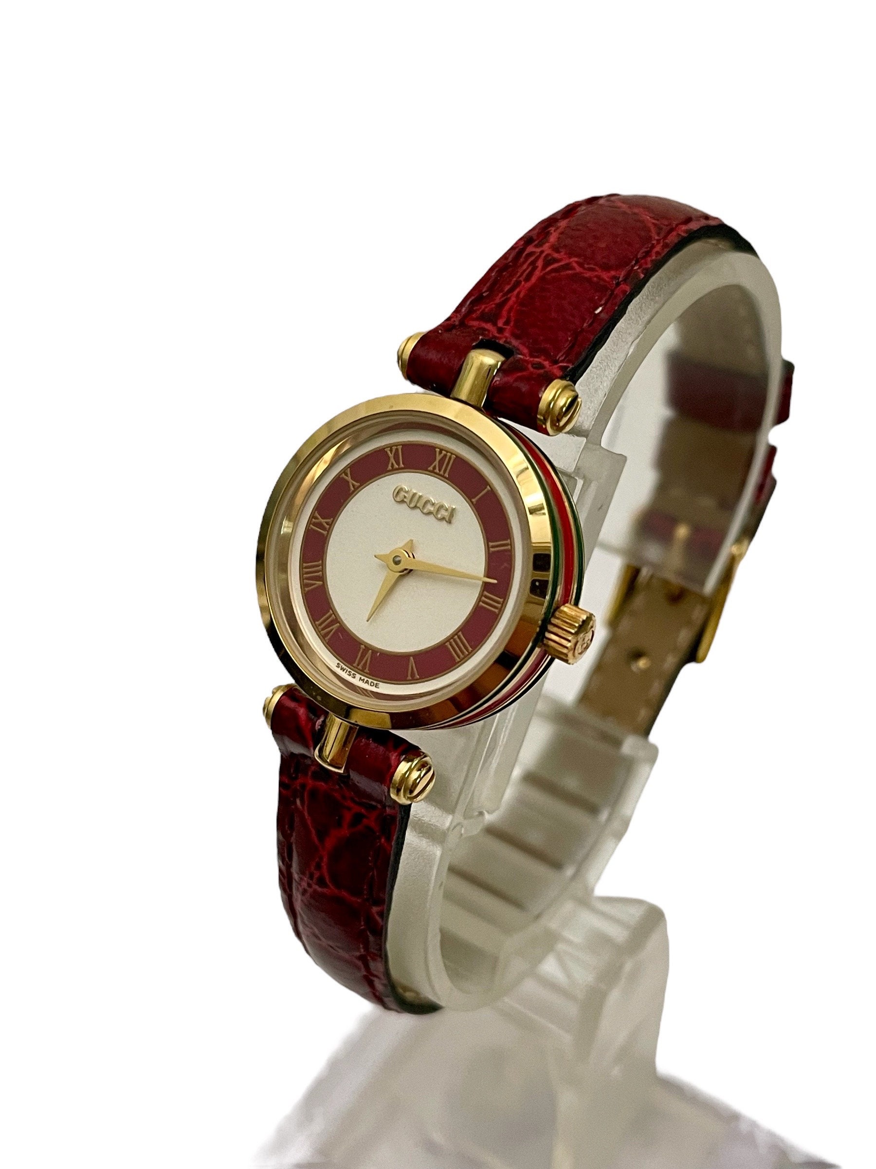 Gucci Vintage Watch Shelly Line Burgundy Red Leather Strap  display picture 3