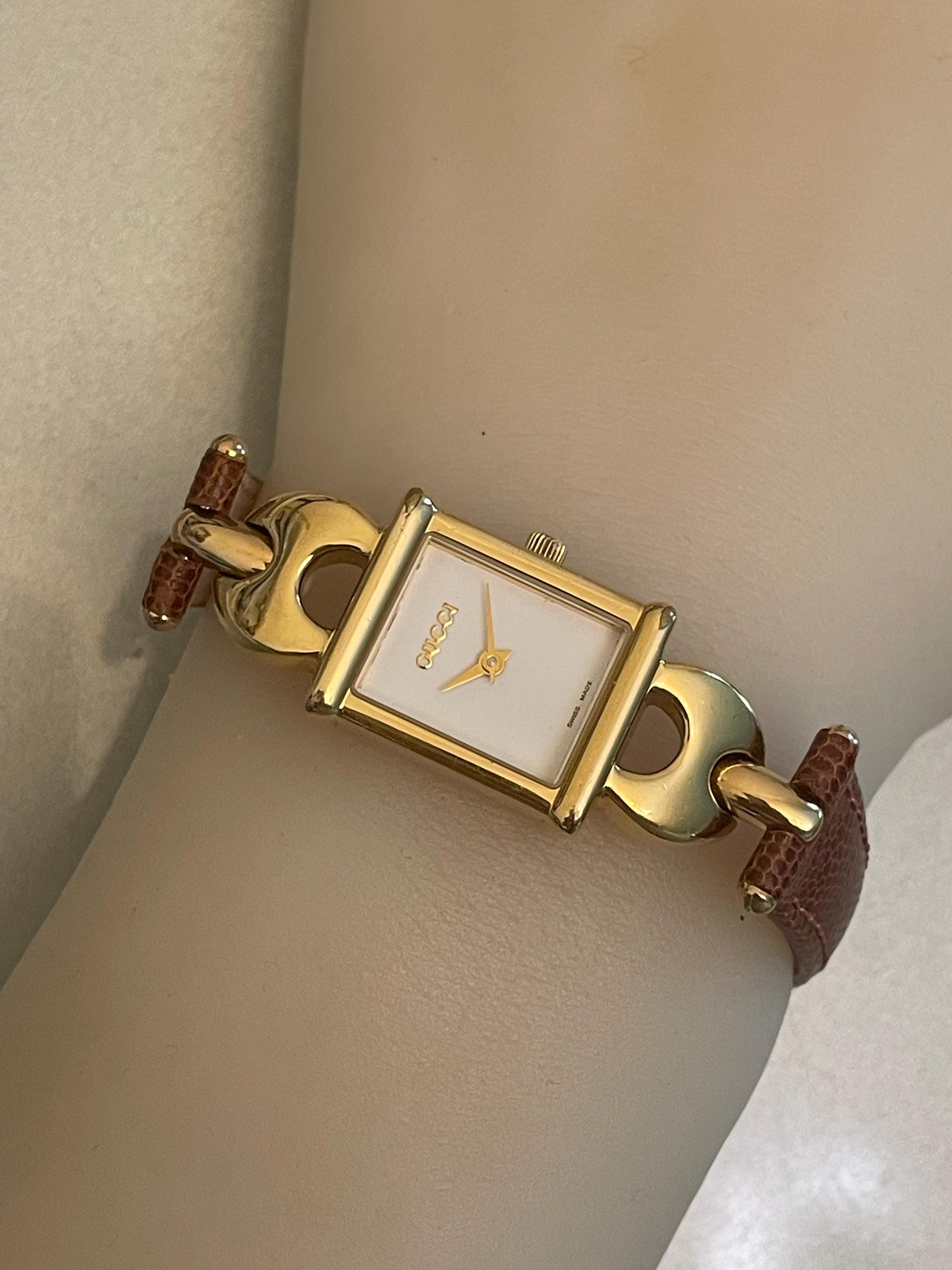 Gucci ゴールド ブレスレットウォッチ 1800 L Vintage Gucci Watch 1800L – Gold Plated Women's Timepiece