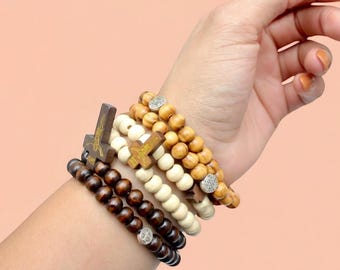 Pulsera Rosario de Madera – Brazalete Católico Hecho a Mano / Regalo Religioso para Bautizo, Confirmación y Primera Comunión
