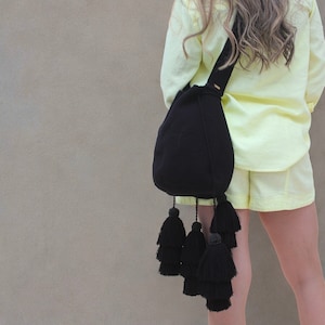 Wayuu Colombian Bag | Black Crossbody Bag | Handmade Mochila | Bucket Bag S/M/L | Woven Wayuu Bag | Crochet Purse