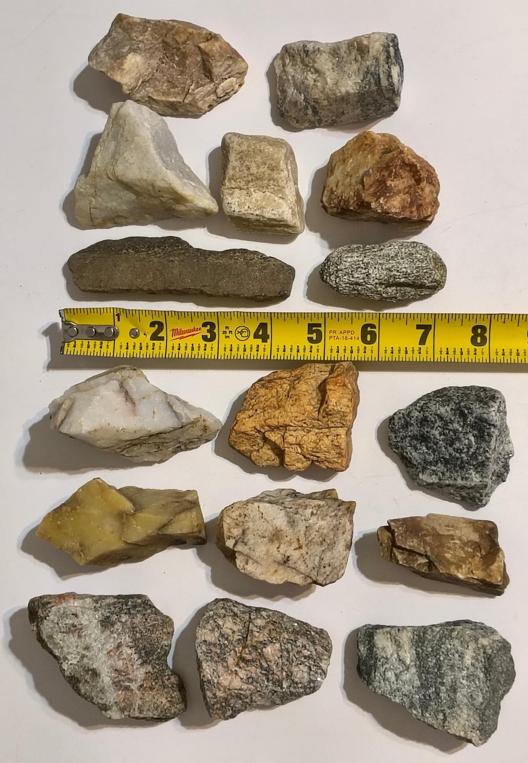 Moms Rocks, Crystals, & Mineral Box * 16-pc Sedimentary, Igneous, and ...