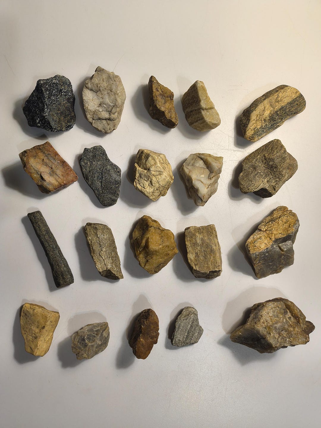 Moms Rocks, Crystal, & Mineral Box * 20-pc Lot Sedimentary, Igneous ...