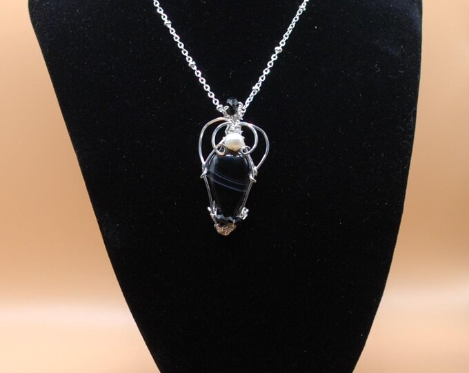 Banded Agate and Pearl Pendent