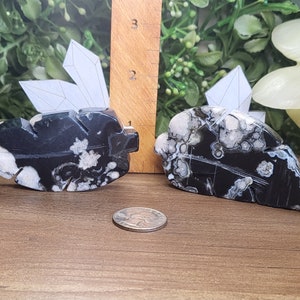 Black Flower Agate Leaf Carvings