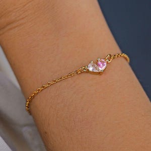 Bracelet personnalisé avec pierres de naissance deux coeurs : bijoux mère fille