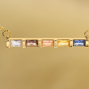 Collar con piedra de nacimiento baguette de oro de 14 quilates, collar con piedra de nacimiento familiar, collar con piedra de nacimiento para hermanas, joyería con piedra de nacimiento, regalo de Navidad para mamá.