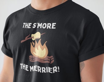 The S'more The Merrier, uniseks zwaar katoenen T-shirt, humoristische camping-outdoor woordspeling, grappig zomervakantieshirt