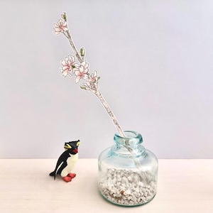 Charmante Papier Blume - Japanische Sakura - handgemachtes Aquarell Lesezeichen, Einzigartige Geschenkidee, Florale Home Geschenk, immerwährende Blüte