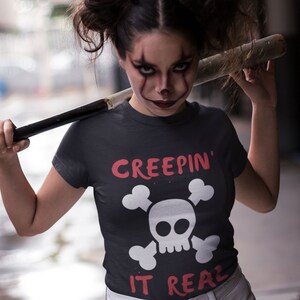 Halloween, Skeleton, Creepin' it Real, Awesome Short-Sleeve, Gift, Freak T-Shirt, Funny T-Shirt, Spooky.