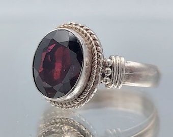 Simple Silver 925 Garnet Ring