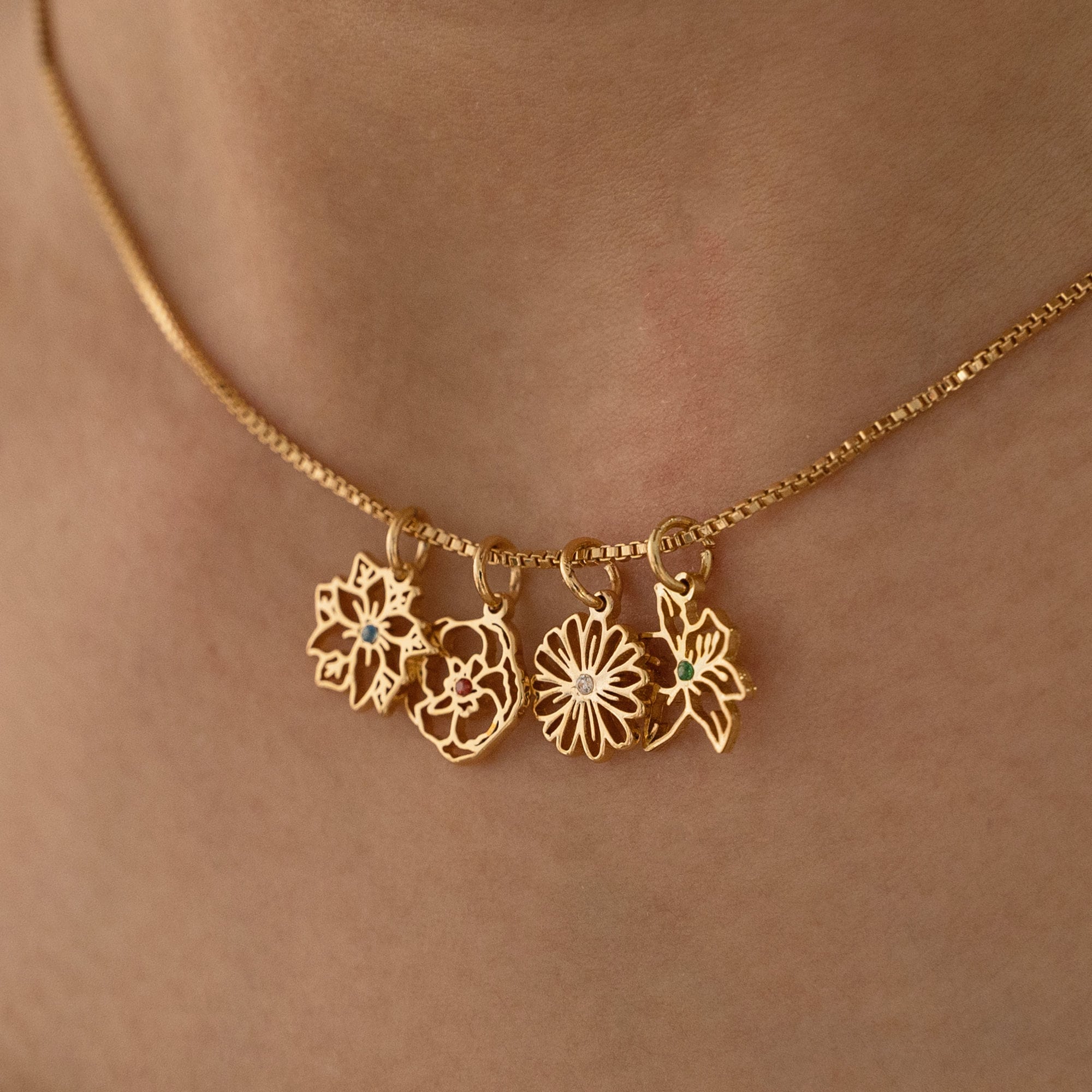 Dainty Birth Flower Necklace,Family Necklace For Mom,Silver Necklace For Woman,Birth Flower Jewelry,Personalised Gifts,Birthday Gift for Mom