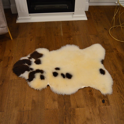 Spotted Natural Sheepskin Rug, Single Pelt, Sheep Skin Rug, Birthday Gift, Sheepskin Throw, store Exclusive Sheepskin Rug 45