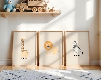 Kinderposter Safari 3er Set beige – Poster Kinderzimmer 50x70 und mehr | Tiere Wanddeko, Tierbilder Kinderpostershop – Bilderwand gedruckt
