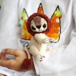 Crochet pattern Lion, DIY amigurumi lion toy tutorial, PDF Digital Download, diy sunglasses for doll, crochet beach ball, safari animal image 7