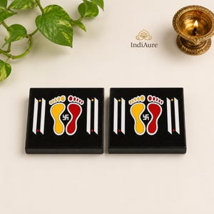 Lakshmi Paduka granieten tegel rangoli-print | Traditionele Vastu Charan Paduka voor huistempeldecoratie