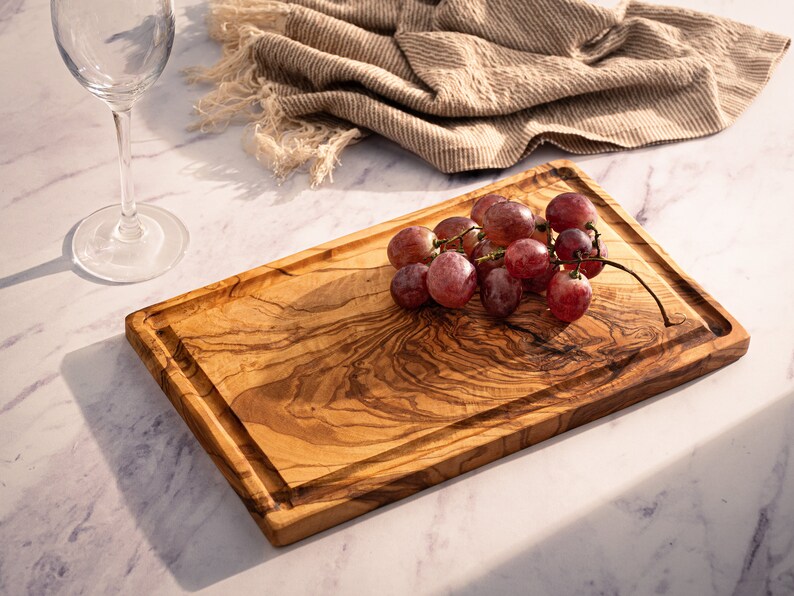 DARIDO olivewood Rustic cutting board with groove 30x18 cm- Handmade - kitchen serving board for vegetables, fruit and meat