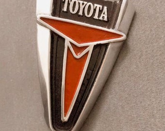 Toyota HILUX RN20 RN25 Front Grille Emblem Badge Logo